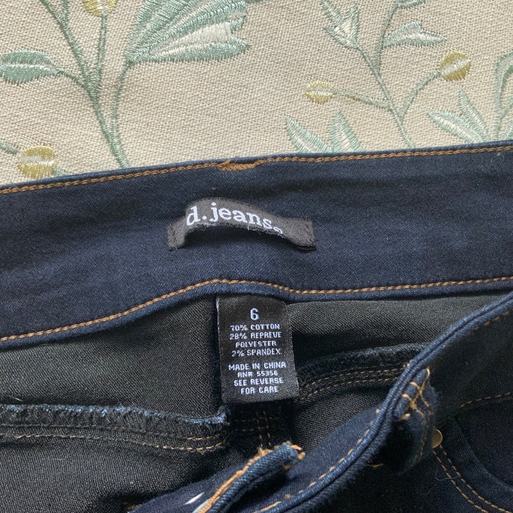 NEW NEVER WORN dJeans size 6 - Picture 3 of 3